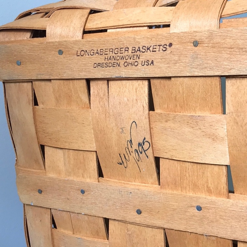 Longaberger 1995 Vintage Basket 16” tall waste or laundry - Picture 2 of 12